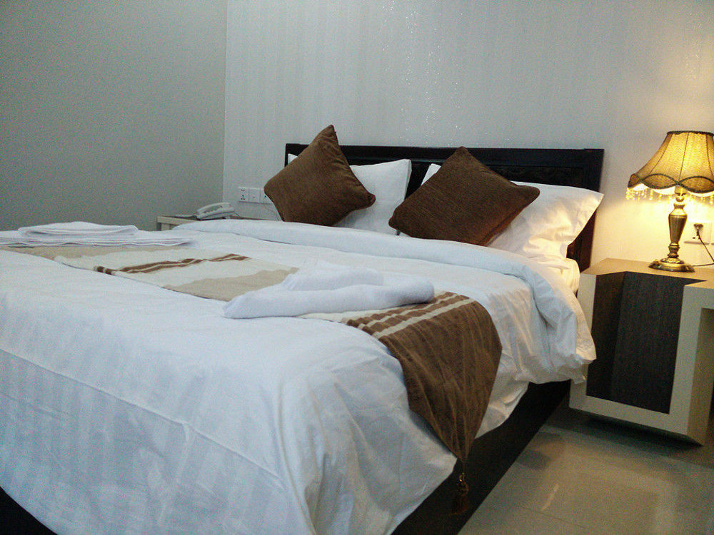 Leaph Sokhak Hotel Phnom Penh Exterior photo